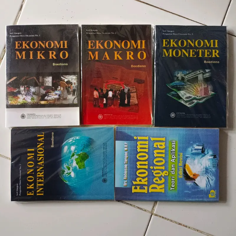 buku kuliah perguruan tinggi ekonomi mikro ekonomi makro ekonomi moneter ekonomi internasional ekonomi regional