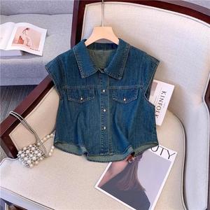 เสื้อเชิ้ตยีนส์แขนสั้นหลวมๆ สำหรับผู้หญิง