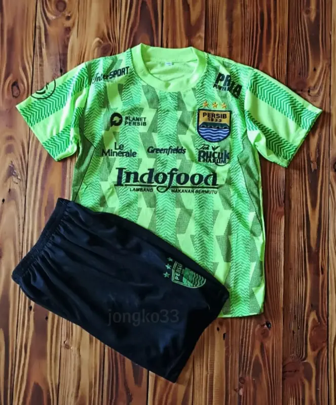 Setelan Bola Anak Persib Kiper Terbaru - Baju Bola Anak Persib Usia 6 Bulan - 14 Tahun - Sport, Outdoor 1