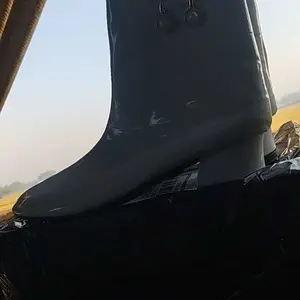 Sepatu boot anak perempuan Fashion variasi gantungan C Ukuran  26-35 boot  anak  perempuan  import