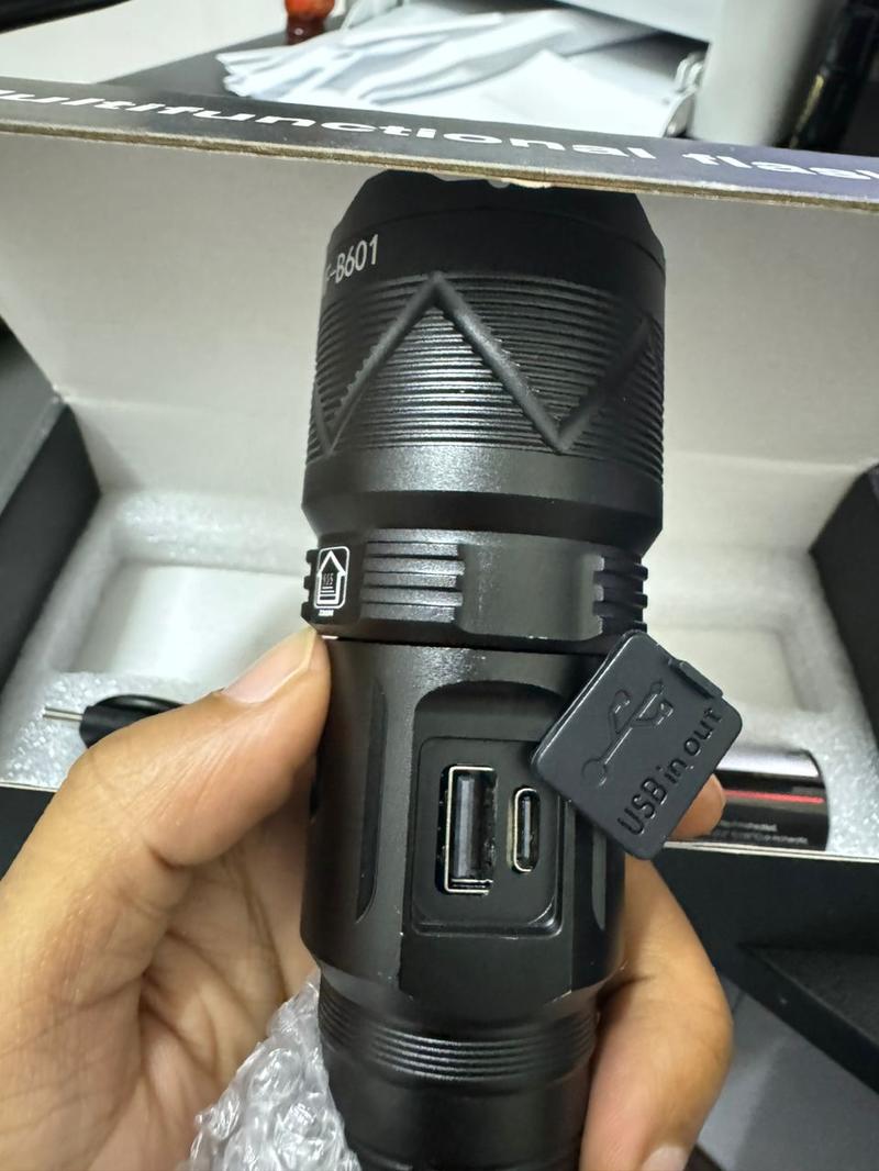 Product Introduction of Multifunctional flashlight 8800mAh ultra bright LED Powerful Flashlight Alloy Body 5 Lighting Modes Type-C Torch Light Tactical Flashlights Outdoor  Portable Lampu Terang 25