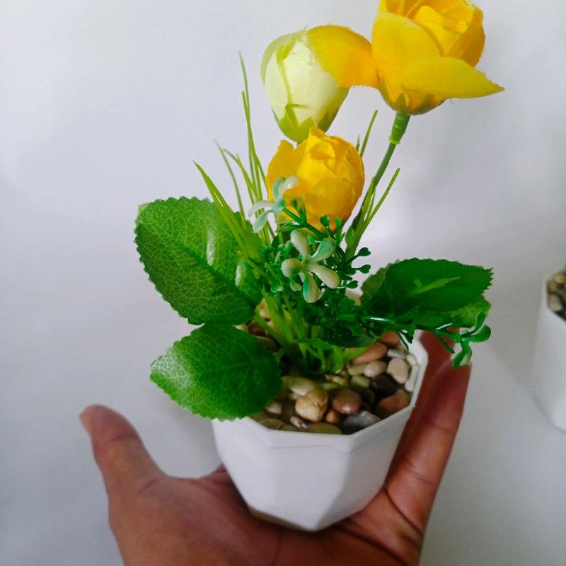 paket 1 lusin 12 pcs bunga plastik mini.ornamen bunga dekorasi rumah model RANDOM Vas Buah 4