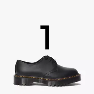 Sepatu sneakers kasual no1