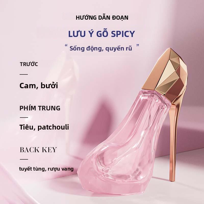 Xịt nước hoa Deold mang đến hương gỗ tươi mát, lưu hương lâu dài. Hộp quà tặng sang trọng này hoàn hảo cho những buổi hẹn hò hoặc tập luyện. Chai 30ml là món quà lý tưởng cho cả nam và nữ.
