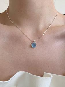 Collar con Colgante de Piedra Lunar Simulada de Aquamarina Elegante, Estilo Minimalista, Moderno y Versátil, Regalo Perfecto para Mujeres