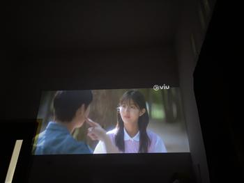 Product Review of Smart HY300-A RAM 2/16 GB Projector 4K HD Android Dual WIFI 6.0 6000 Lumens Bluetooth from j** (**s v**) 1