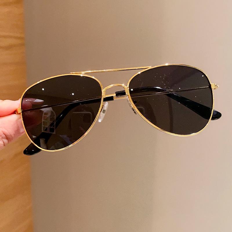 Product Introduction of Kids Black Sunglasses Outdoor Boys Girls UV Protection Glasses 6