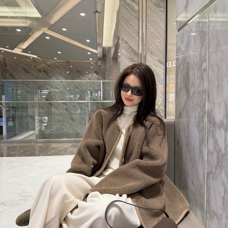    Lan Anh  Áo dạ hamade màu nâu form 48 -60kg Quảng Châu lót da lộn trần top nữ 