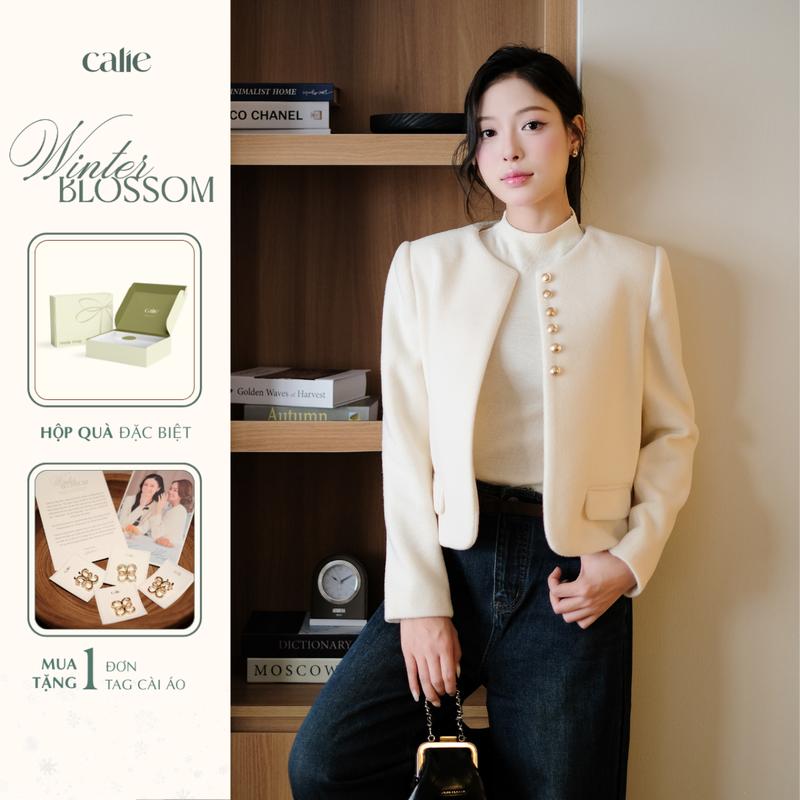   Winter Blossom  Áo khoác dạ khuy cài AK136 kết hợp Áo sơ mi tơ phối cổ nẹp bèo AS346 quần Jean QJ026 chất liệu cao cấp thời trang thiết kế Calie 