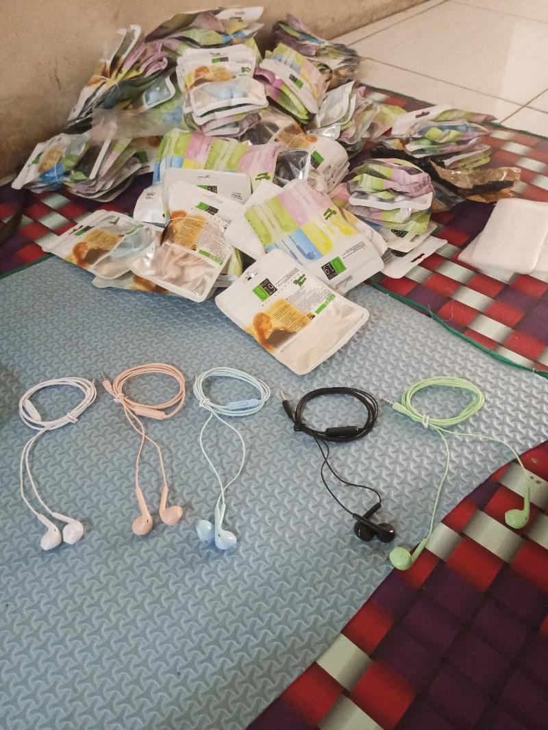 Product Introduction of HF Macaron+Mic U19 ( 1set isi25pcs , 5warna sudah campur) _Ready Warna : Hijau , Putih , Biru , Pink , Hitam_beli eceran juga bisa harag 6000 ribu bebas pilih warna. Logam 3