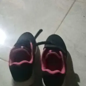 Sepatu ando nitta zora 29-36 Sekolah Anak Perempuan Paud TK SD Sneakers Ando Hitam Pink Fashion
