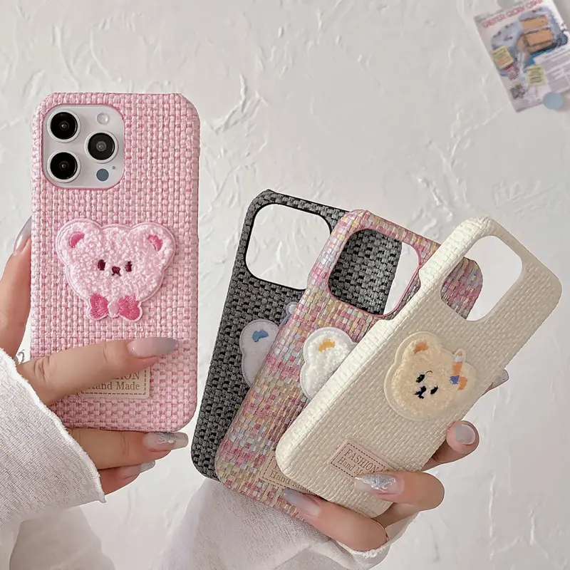 Ốp iPhone, Hàng Mới Về, Họa Tiết Dệt Thời Trang, Gấu Thêu Dễ Thương, Thích Hợp Cho iPhone 16, 15, 14, 16Promax, Pro Plus, 13, 12, 11, Promax, 16Pro, Xr, X, Xsmax, Chống Sốc, Ốp Bảo Vệ Điện Thoại 8