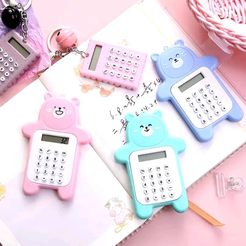 Calculator Mini Portable Motif Bear/Kalkulator Saku 8 Digit Travel Karakter Cute Warna Warni/Tombol Karet/Cocok Untuk Menghitung Perkalian Penjumlahan Pengurangan dan Pembagian/Berkualitas/Mudah Dibawa/ Peralatan Sekolah Kuliah Kantor - FR GALLERY 2