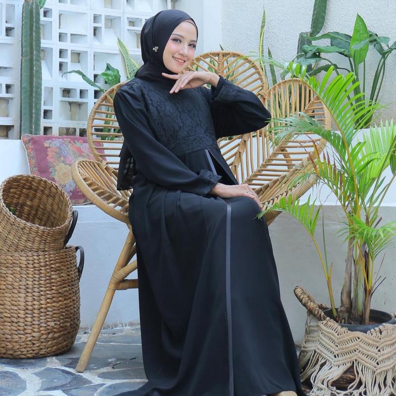 Middle High - Glamour Black 3