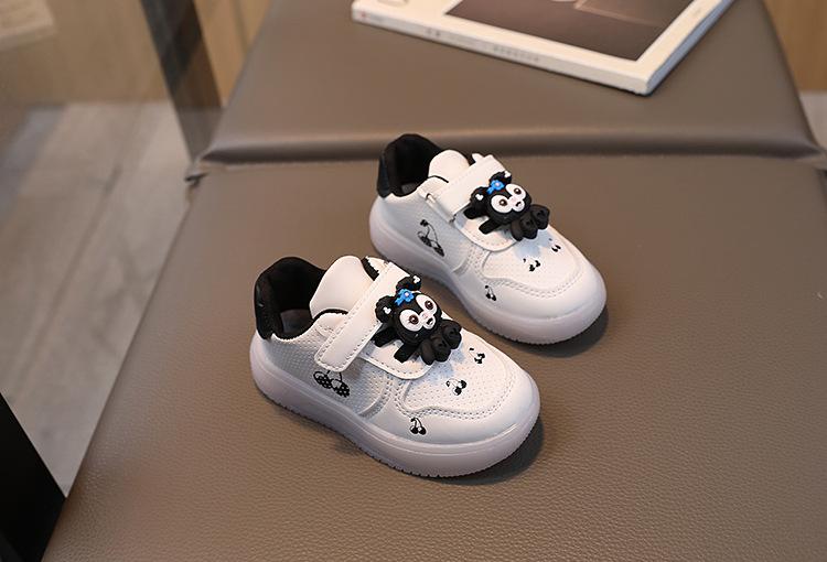 Product Introduction of Children&#039;s shoes spring and autumn sports shoes leather breathable flashing shoes children&#039;s shoes 3