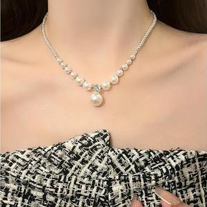 Kalung Choker Mutiara, Cantik, Untuk Wanita, Reka Bentuk Baharu pada tahun 2025, Ringan, Hipoalergenik, Rantai Ular Bersendi Buluh Serba guna, Terlaris Merentas Sempadan TK, Jenama Barang Kemas Mendengar