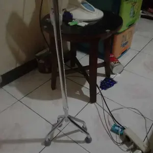 Tongkat Kaki 4 Alat Bantu Jalan Lansia - Cidera - Kaki Pincang - Jalan Orang Tua
