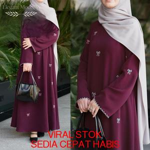 Gaun Panjang Muslimah Baharu Abaya Elegan Bergaya Bahan Stretch 4 Arah Cetakan 3D Riben Cantik Saiz S-3XL Sesuai untuk Semua Majlis Warna Ungu Burgundy