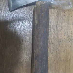 Kampak Palu Baja Sepuhan Asli Pande dengan Pegangan Kayu Natural dan Kualitas Terbaik untuk Penggunaan Harian