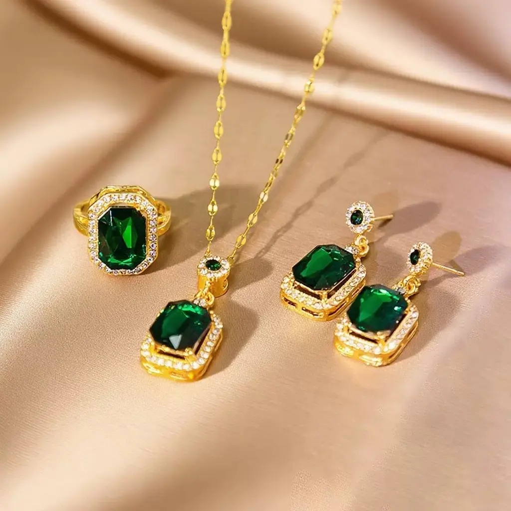 Emerald necklace, earrings and rings three-piece set for women with pendants, versatile high-end jewelry set, earrings and rings accessories