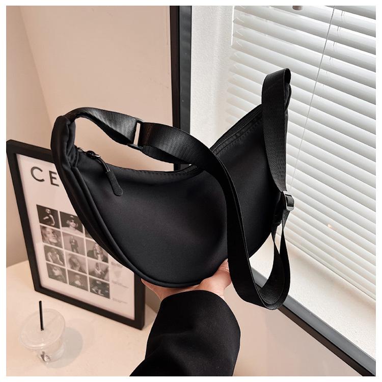 Product Introduction of Nylon material crossbody bag, women's new style dumpling bag, lightweight small shoulder bag, armpit bag, single shoulder bag, women's single shoulder crossbody bag 5