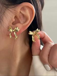 Conjunto de Aretes con Nudo de Mariposa Elegante, Accesorios Elegantes para Uso Diario, Regalo Perfecto para Mujeres y Niñas, Colección de Joyería Versátil