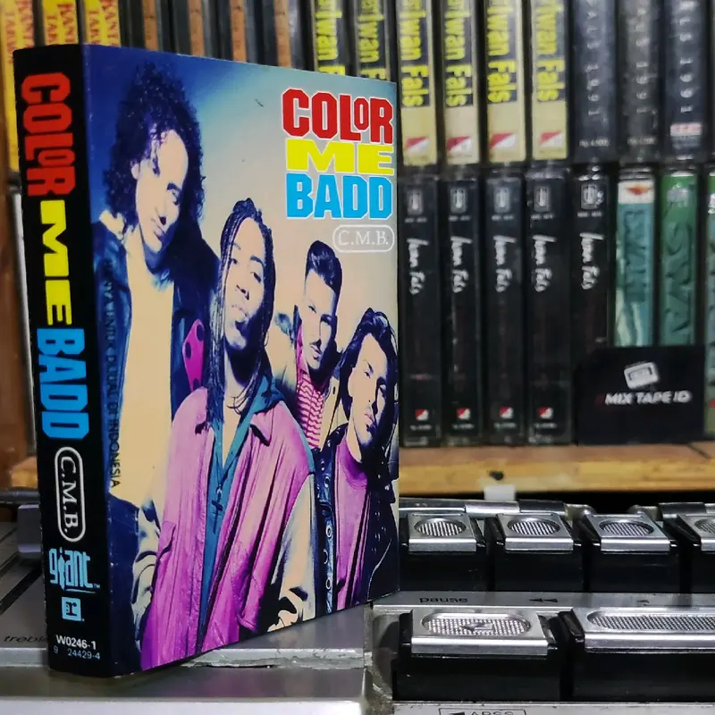 Kaset Pita - Color Me Bad - CMB - Radio Tape - Kaset - Radio - Pemutar Kaset - Retro - Classic - Nostalgia - Musik - Pop Barat 1
