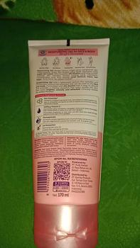 Product Review of (READY STOK) Marina Expert White & Glow Moisturizing Gel for Face & Body  Hydra Lock 170ML | MOISTURIZER MARINA FOR FACE AND BODY from ** 2