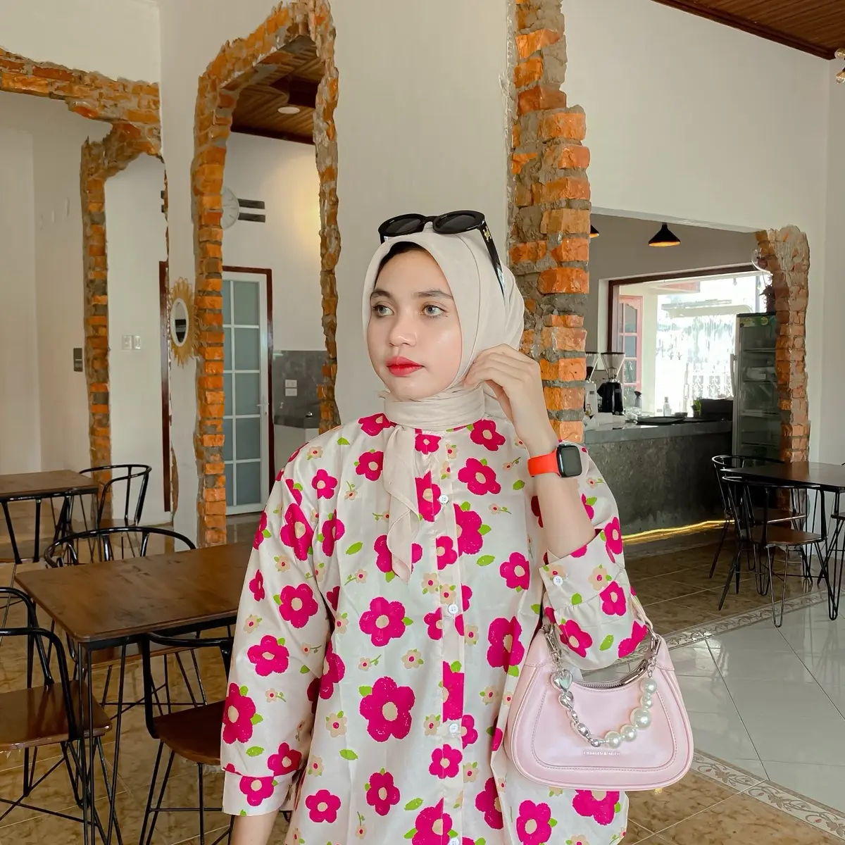 Zanica blouse pink  big flower