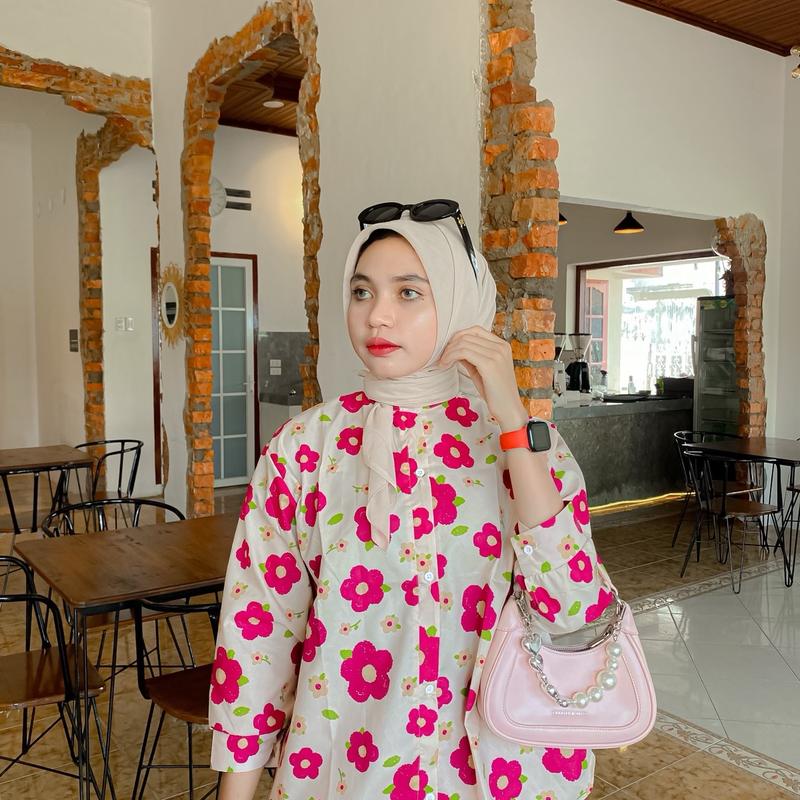 Zanica blouse pink  big flower 0