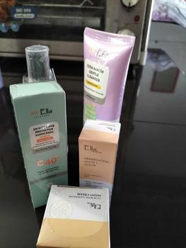 Product Review of Ella Skincare Toner Whitening Shine Bright with Licorice, Vit C, Vit E - Kulit Lebih Cerah, Segar, dan Lembab from w**3 0