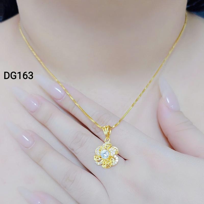 Dây chuyền mặt hoa xoáy đính đá phối dây mì xoắn chất Titan xi vàng bền màu hot