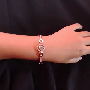 Gelang Tangan Wanita Fashion Cantik Gelang Dihiasi Dengan Diamond Cantik Dan Elegan