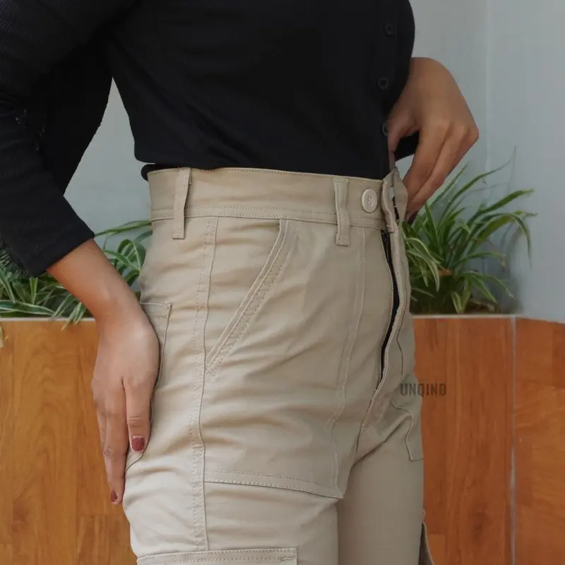 Uniquee - Celana HIGHWAIST CARGO Korean Style- Baggy Kain Katun Satin Super Premium Tebal Kantong Nyaman Wanita Panjang Kancing 2
