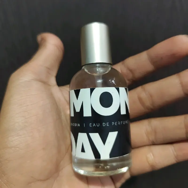 Paket 3 Botol Parfum Rekomendasi untuk Cowok Cewek dengan Pilihan Estetik - Lipstick, Tatto, Alis, Toner, Kuping, Kuku, Jam, Nail, Telinga 3
