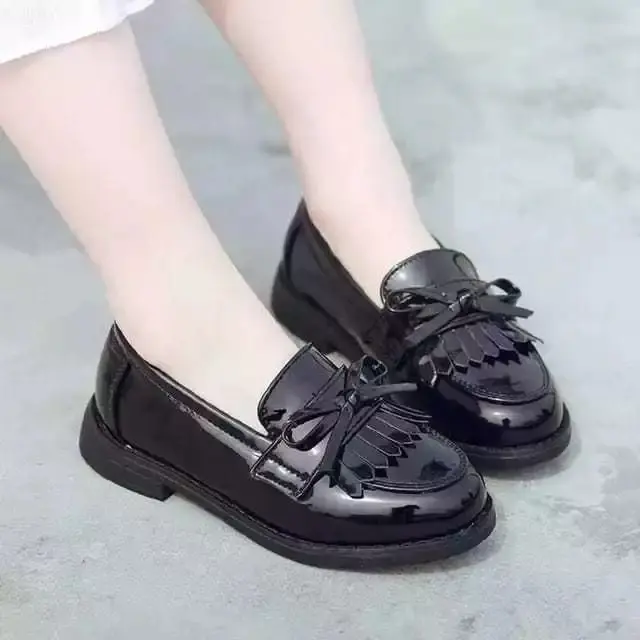 ready sepatu docmart rumbai sepatu anak perempuan untuk anak usia 3-10 tahun sepatu docmart anak paling best seller sepatu dokmart model rumbai sepatu docmart viral terbaru sangat cocok untuk segala aktivitas si kecil nya 4
