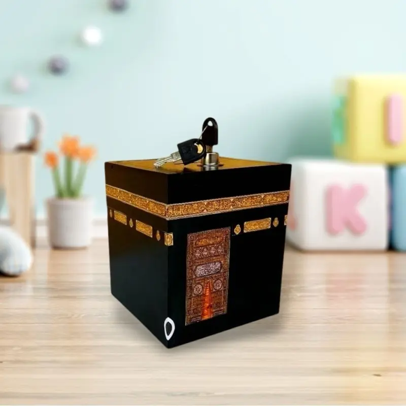 Celengan Kabah Besaar Ada Kunci Ukuran 20x15x13 Cm