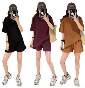 Summer new women's sportswear set - casual and fashionable two-piece short-sleeved short pants for petite girls, stylish and chic. kaos  pakem  celana  pendek