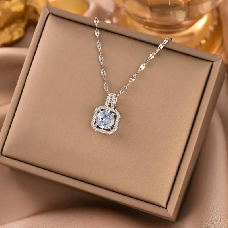Kalung Hijab LIontin KOtak Perrmatta Aksesoris Mewah Wanita Titanium Anti Karat Emas