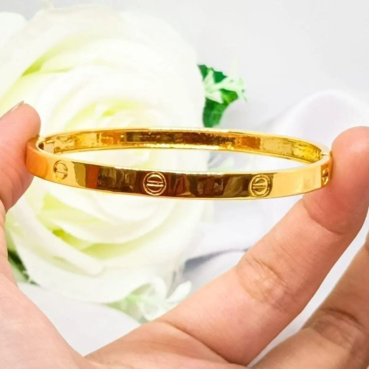 Gelang Kartir Model Nagita Slavina Dengan Elegant Fashion Mewah Berlapis Emas 24K Gold Dieter 60 Memakai Bukaan Samping Mirip Emas Asli