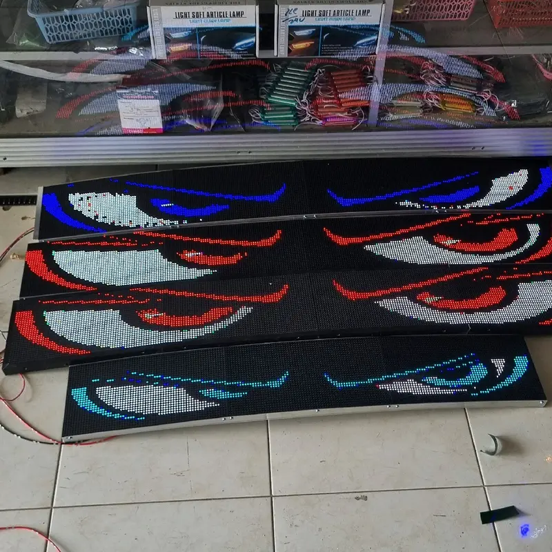 Runing text slim p5 12v dan 24v animasi mata kedip Car mata kedip mata merah strobo kedip mata merah 4