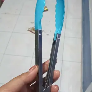 Alat penjepit Warna Makanan Roti jepit Capit toko Bakery Pesta Kue / Penjepit Makanan / Capitan Silikon Warna Warni Capit Salad Gorengan