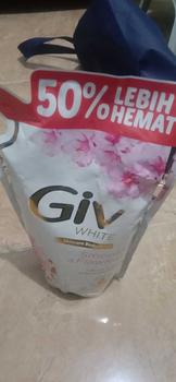 Product Review of Sabun Mandi Cair Giv Passion Flowers, Mulberry, dan Sakura Pearl 825ml exp 2027 from D**e y**h 1