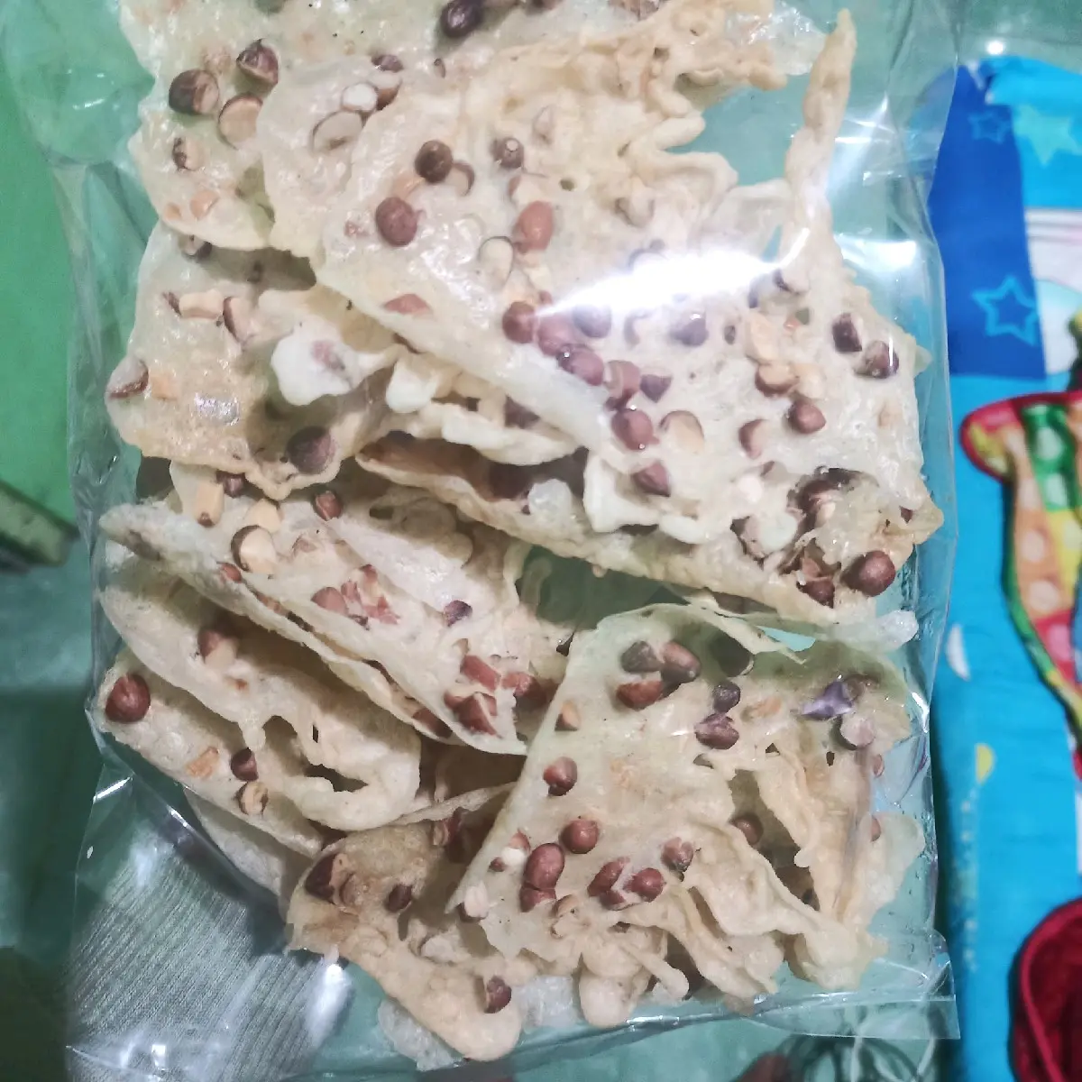 Rempeyek kacang tanah Crispy  Snack