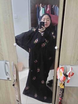 Product Review of Hafidzmukena - Mukena Terusan Dewasa Bordir Aurel Rayon Premium Muslim Katun Mukenah Wanita Cantik Hitam Putih Panjang Renda Mewah musim semi rayon ashgrey Umroh muken  abordir from S**🤍 0