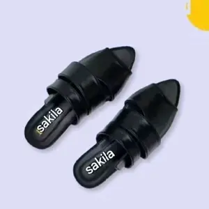 Sakila Sandal Wanita Flat Hitam Model Kokop Desain Elegan Bahan Sintetis Nyaman untuk Sehari-hari Tampilan Modern Shoes
