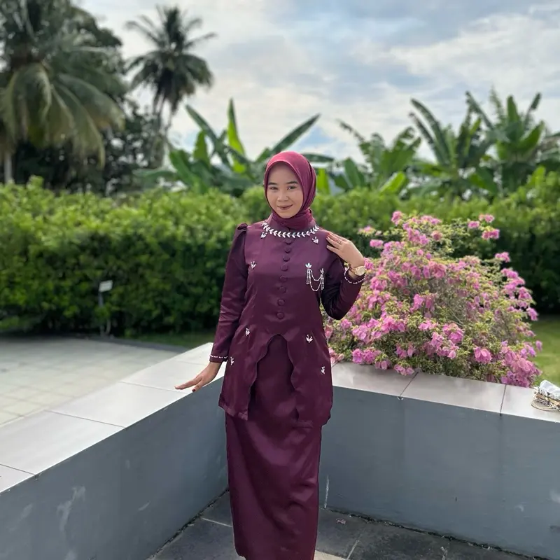 Burgundy maron + rok satin