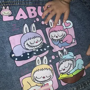 Jaket Gambar Beruang Lotso Strawberry Pink Anak Jeans