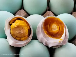 Telur Asin brebes sudah matang dan masir berminyak isi 10butir