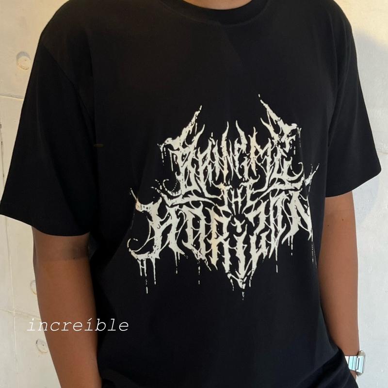 Increíble Kaos Band Bring Me To Horizon Vintage Pria dan Wanita | Baju Tshirt Skena Distro Unisex Sablon BMTH Lengan Pendek Katun Combed Hitam Lembut Reguler Fit | Atasan Oblong Cowok Motif Metal Outfits Keren 5